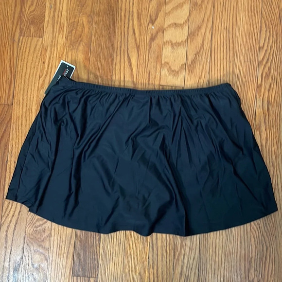 ISLAND ESCAPE Full Coverage Swim Skirt Swimsuit Bottom Black 18W NWT - Picture 3 of 8